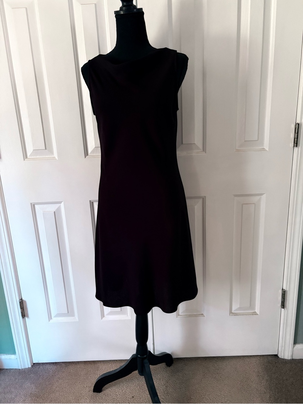 Jones New York Sleeveless Black Shift Dress
